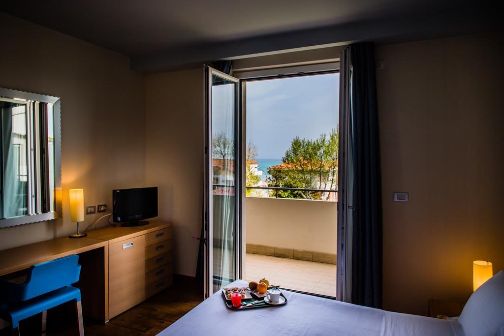 Phi Hotel Alcione Francavilla Al Mare Εξωτερικό φωτογραφία